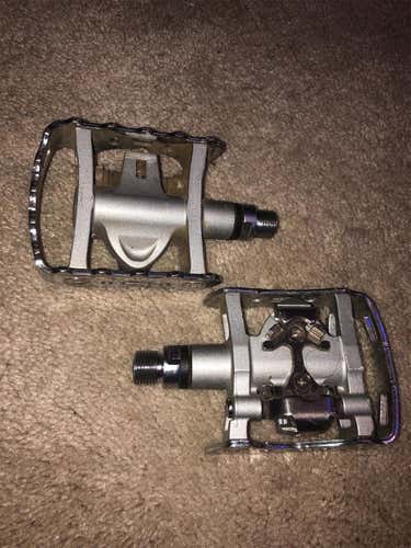 Shimano M324 SPD Clipless/Platform Pedals 9/16