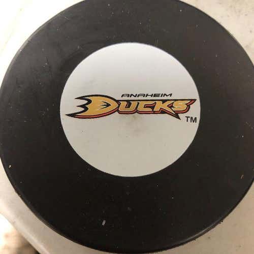 Anaheim Ducks Collector Puck NHL NEW
