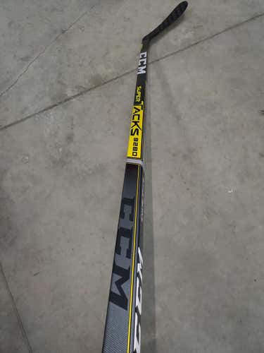 New CCM Super Tacks 9280 RH P28 McDavid Grip