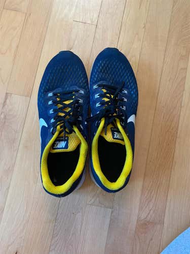 Blue Unisex 10 (Women's 11) Nike Shoes