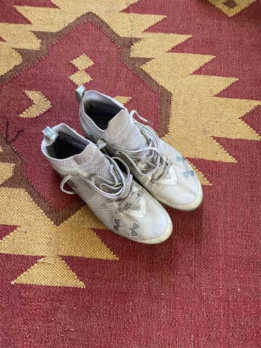 White Men's Molded Cleats Low Cut