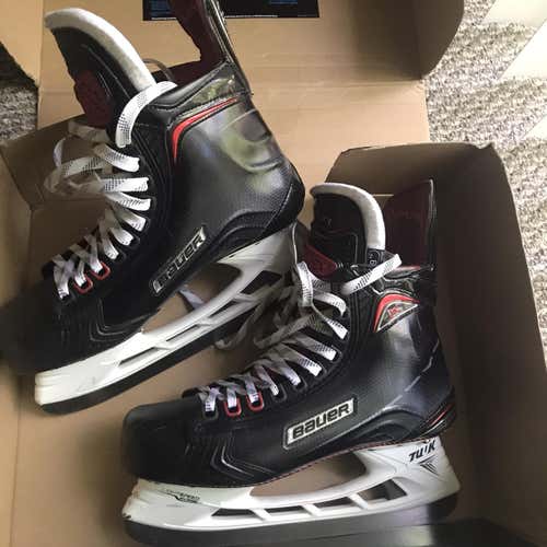New Bauer Vapor 1X EE (Extra Wide) Size 9 Hockey Skates