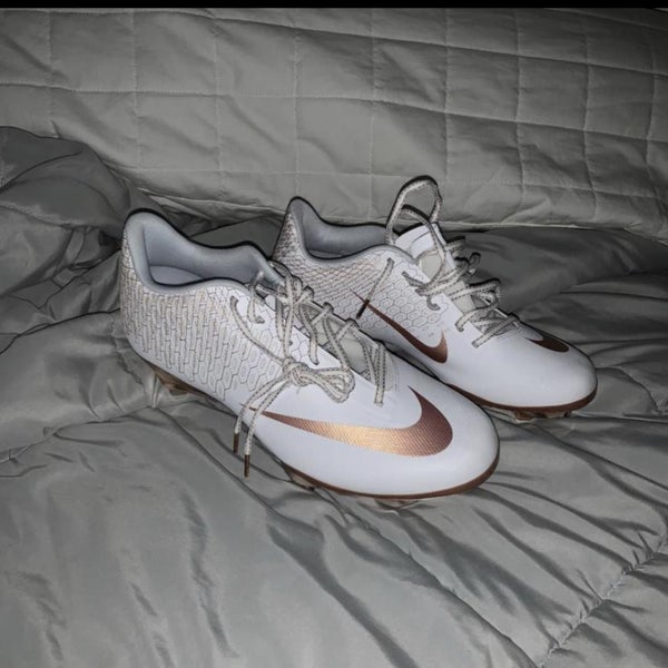 New Nike Vapor Baseball Cleats (size 7)