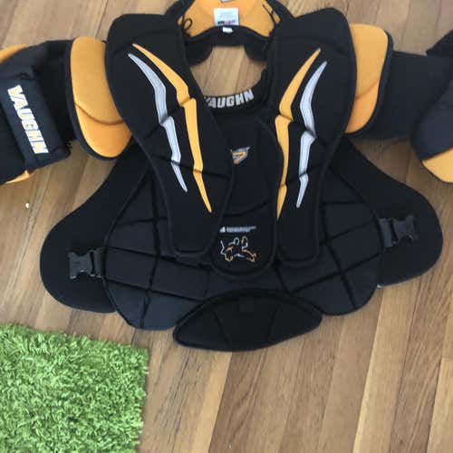 Used XL Vaughn v7  Goalie Chest Protector