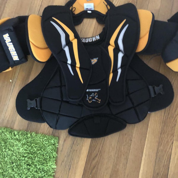 Used XL Vaughn v7 Goalie Chest Protector