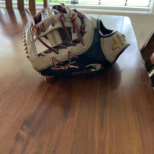 White Used First Base Signiture Series 12.75" Baseball Glove