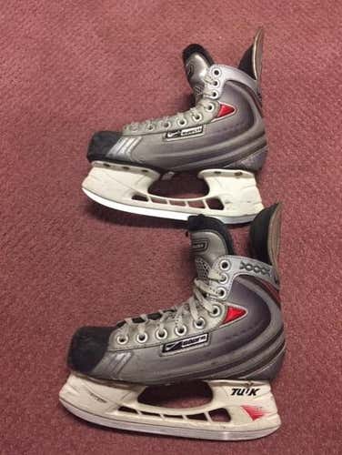Used Junior Bauer Vapor XXXX Hockey Skates D&R (Regular) Size 3.5