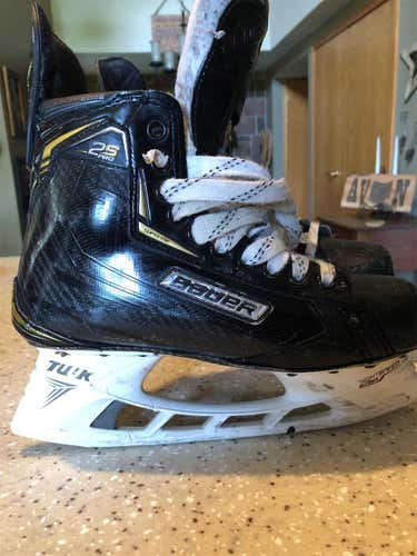 Used Bauer Supreme 2S Pro D&R (Regular) Pro Stock Size 7.5 Hockey Skates