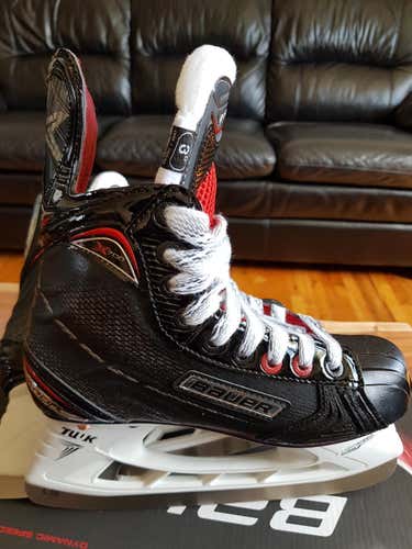 New Bauer Vapor X700 Gen II Skates Size 3