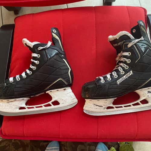 Used Bauer Nexus 400 D&R (Regular) Size 5 Hockey Skates