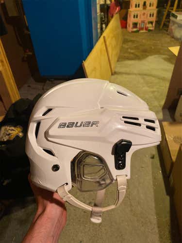 Used Bauer Re-Akt White Sr Large Helmet