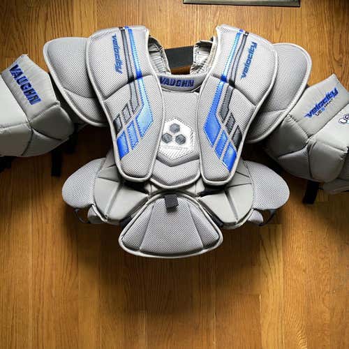 New Small Vaughn Velocity VE8 Int  Goalie Chest Protector