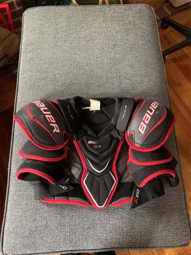 Used Large Bauer Vapor X100 Shoulder Pads