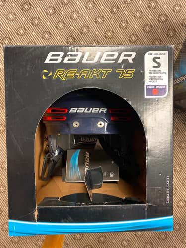 New Small Blue Bauer Re-Akt 75 Helmet