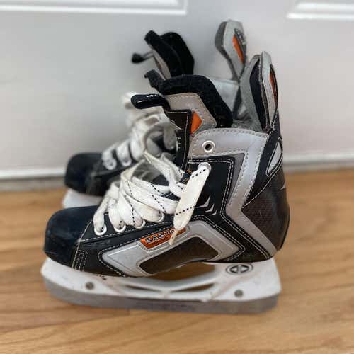 Used Easton SE6 D&R (Regular) Size 3.5 Hockey Skates