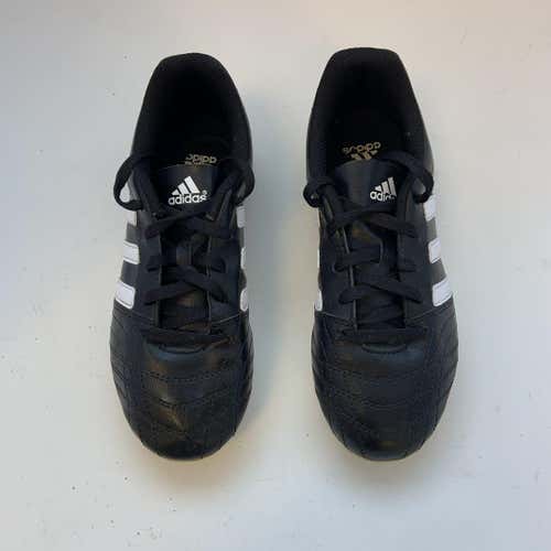 Used Adidas Junior 02.5 Cleat Soccer Outdoor Cleats