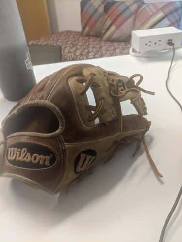 Used Wilson Right Handed A2000 Baseball Glove 11.5"