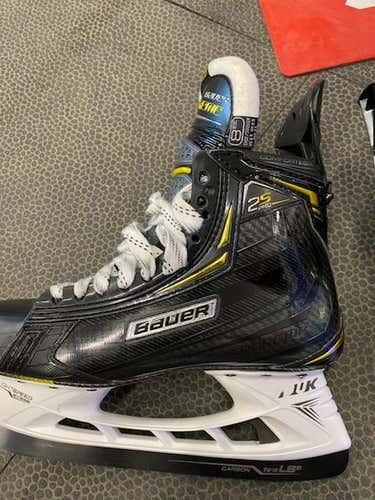 Senior New Bauer Supreme 2S Pro Hockey Skates EE (Extra Wide) Size 8