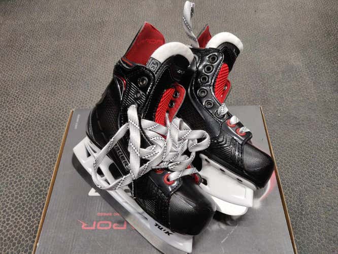 Youth New Bauer Vapor 1X 2.0 Hockey Skates D&R (Regular) Size 13.5