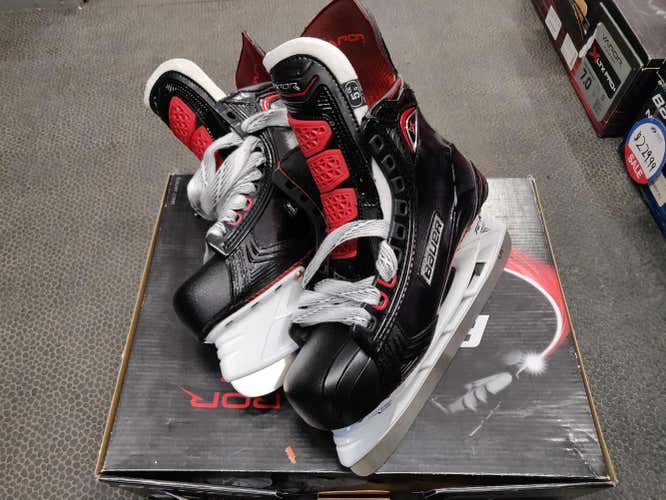 Junior New Bauer Vapor 1X 2.0 Hockey Skates EE (Extra Wide) Size 5.5