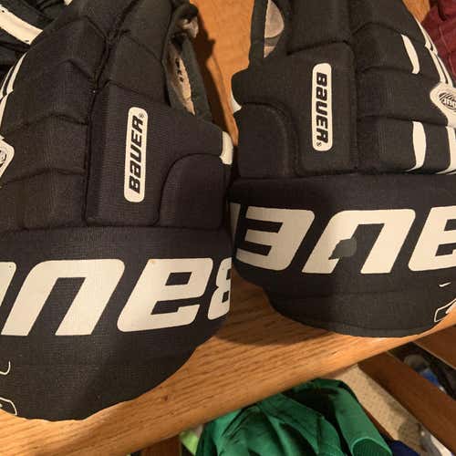 Used Bauer 14" Gloves