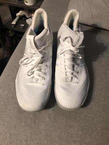 (Like New) NewBalance Freeze Turfs 2.0