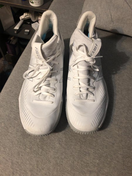 (Like New) NewBalance Freeze Turfs 2.0
