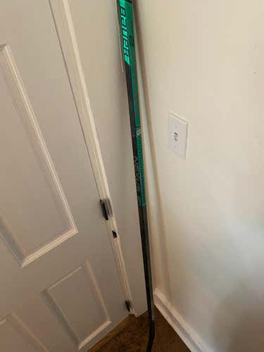 New Bauer Right Handed Nexus 2N Pro Hockey Stick  P28 (Green)