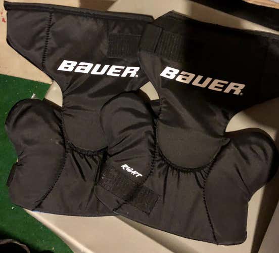New Bauer Knee Pads with velcro straps SR