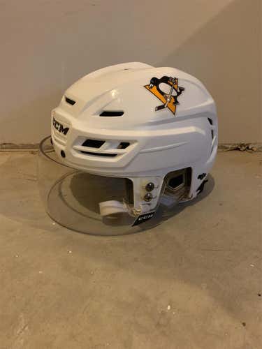 *Used Once* Penguins CCM Resistance 100 Medium Helmet W/ Visor