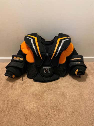 Used Medium Vaughn Velocity V7 XF Pro Carbon Chest and Arm Protector  Goalie Chest Protector
