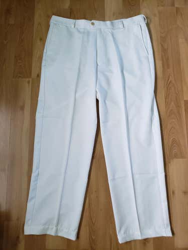 White Used Men's IZOD Golf 38x34 Pants
