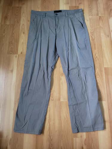 Dark Gray Used Men's 38 Oakley Golf Pants