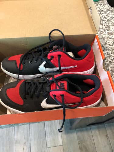 New Men's 10.5 (W 11.5) Nike