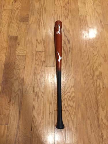 Lightly Used Mizuno Wood Bamboo Bat 33"