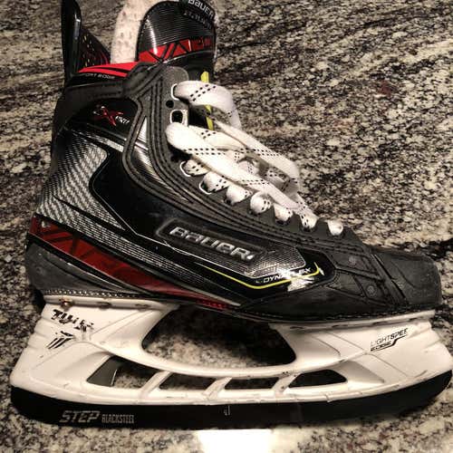 Used Bauer Vapor 2X Pro EE (Extra Wide) Pro Stock Size 9.5 Hockey Skates