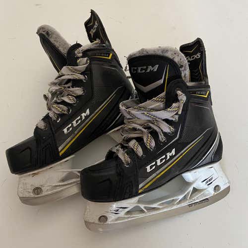 Used CCM Tacks 9080 D&R (Regular) Size 2 Hockey Skates