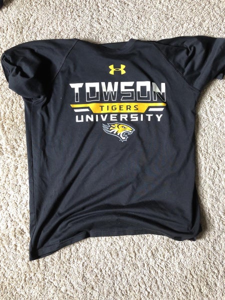 Black Men's Medium Under Armour Shirt