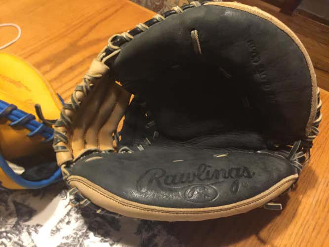 Used Rawlings Right Handed Player Preferred Catcher's Glove 31.5"