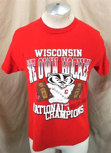 Vintage 2006 Wisconsin Badgers "We Own Hockey" (Med) Retro National Champions Graphic T-Shirt