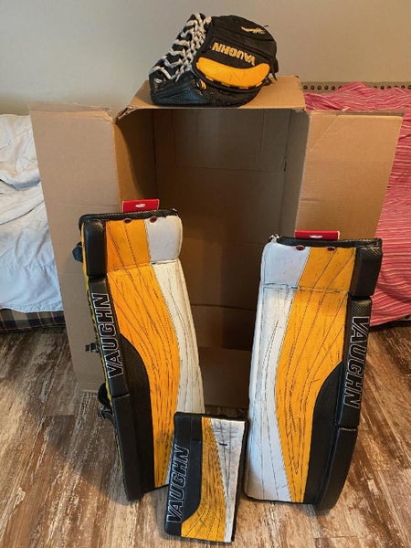 Black Used Senior 35" Vaughn Regular Goalie Full Set Pro Stock