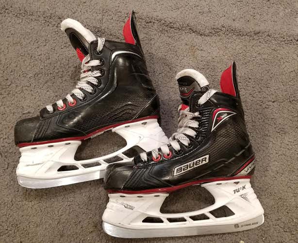 Junior Used Bauer Vapor X500 Hockey Skates Size 2