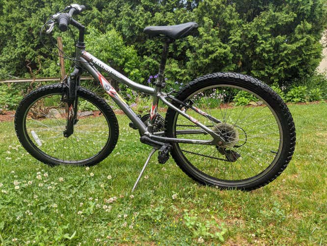 Hard-tail Youth Suspension Raleigh Mountain Bike