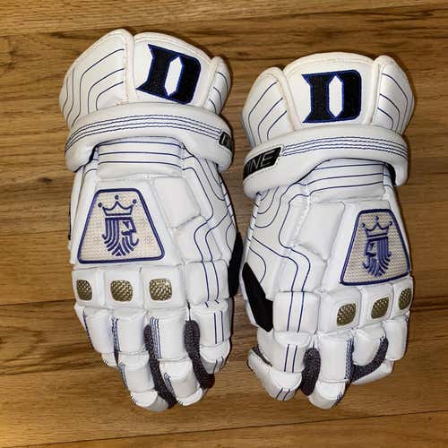 *RARE* Duke Team Issued Brine King Gloves