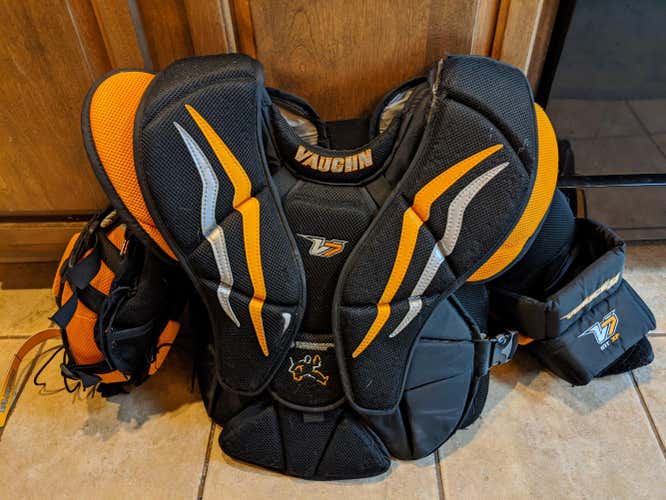 Intermediate Used Large Vaughn V7 XF Int Goalie Chest Protector