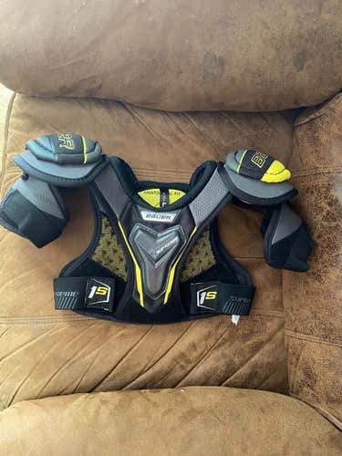Used Youth Large Bauer Supreme 1S Shoulder Pads