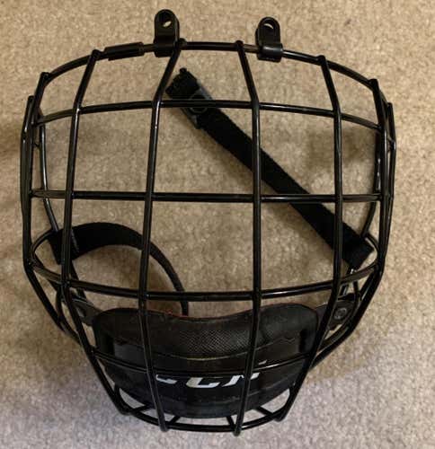 Used Senior Medium CCM FM580 Full Cage