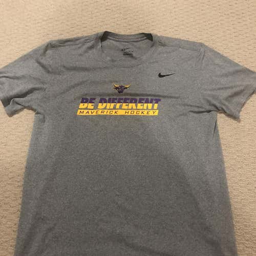 Nike Large Minnesota State Mavericks Team Dri Fit