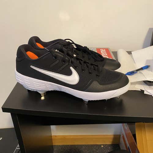 Nike alpha Huarache Elite 9.5 (Women's 10.5) Low Cut