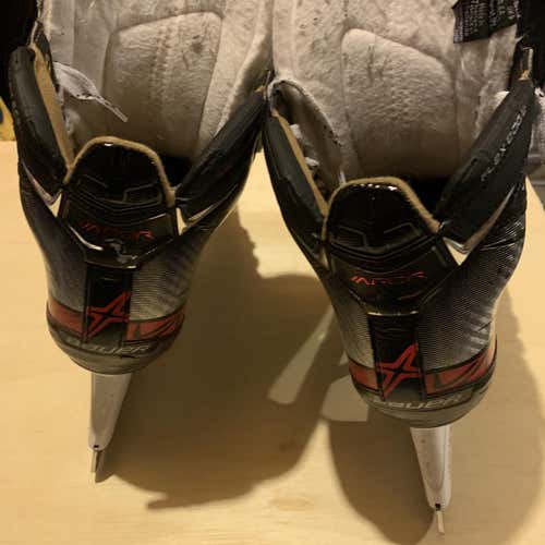 Used Bauer Vapor X2.9 EE (Extra Wide) Size 8.5 Hockey Goalie Skates